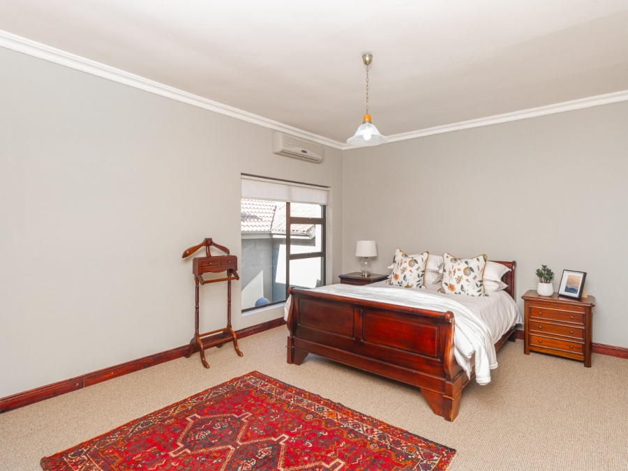 4 Bedroom Property for Sale in Kosmos Ridge North West